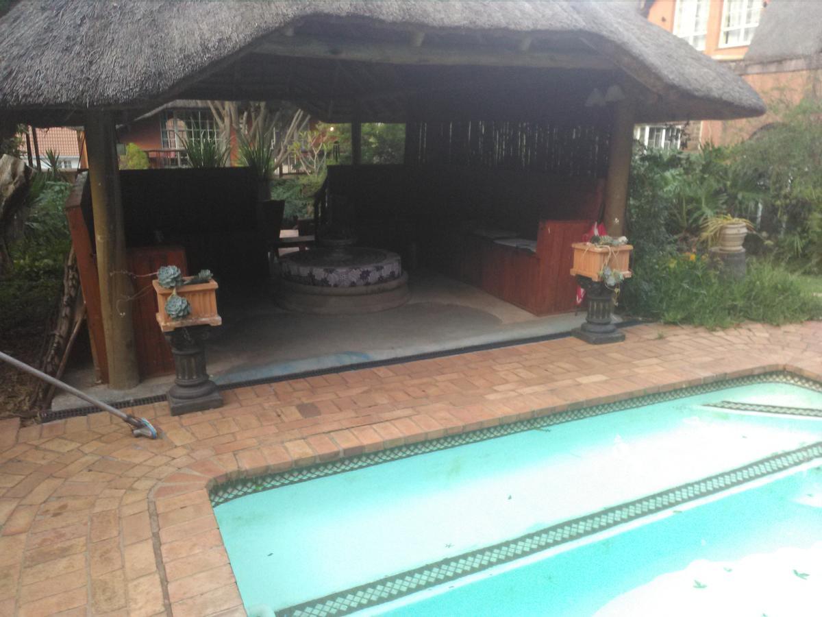 Treetops & Treats Guest House Pretoria Exterior photo